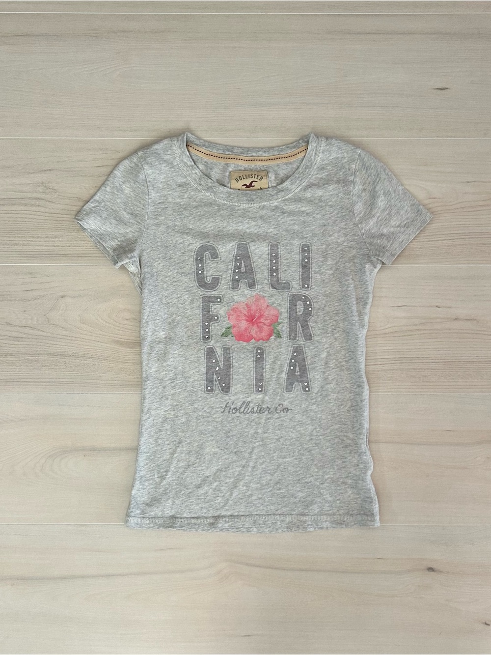 hollister california fitted baby tee